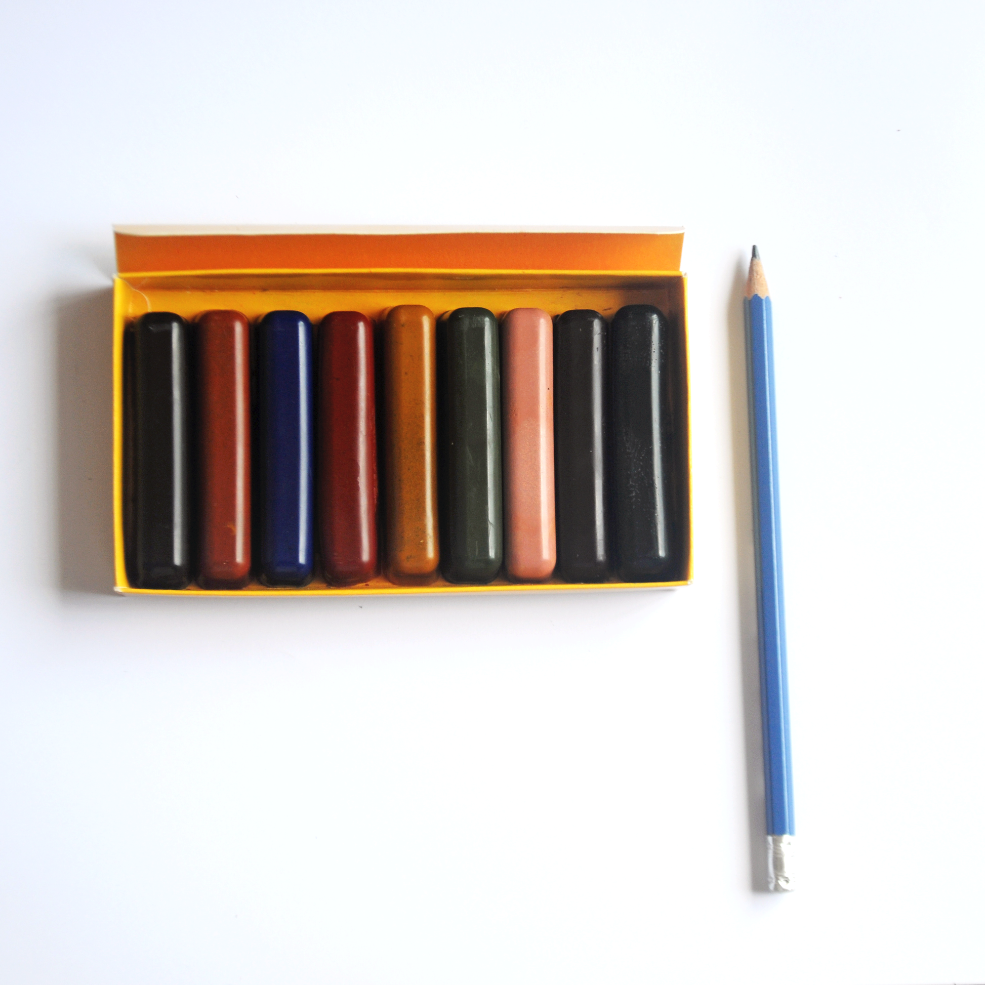 Non-Toxic Handmade Beeswax Crayon Fingers In Open Box
