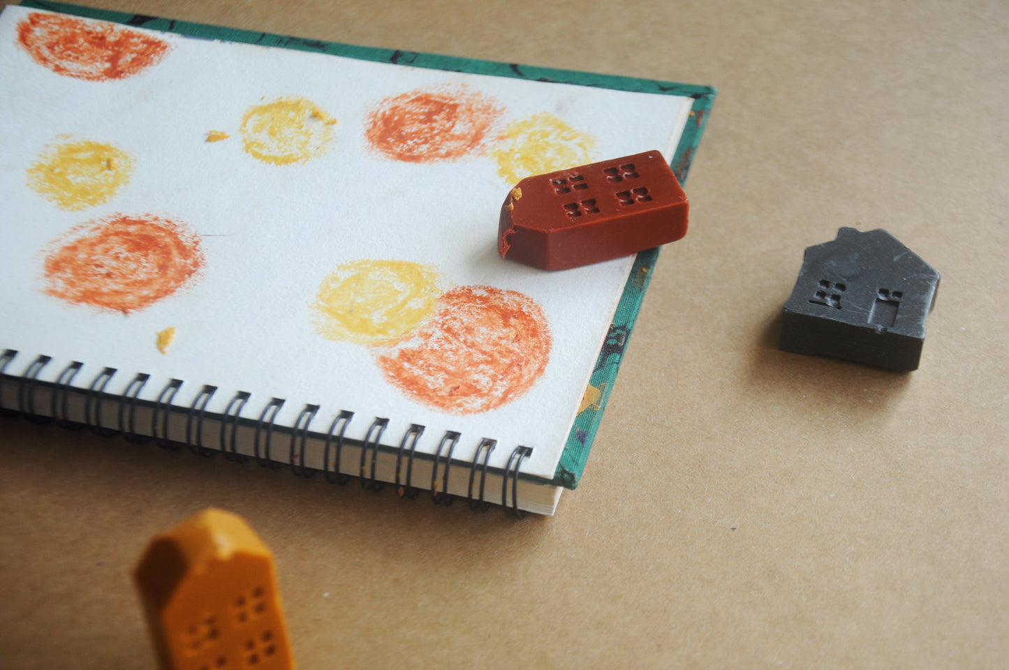 Cosy Cabins | All Natural Beeswax Crayon Set in a Tin