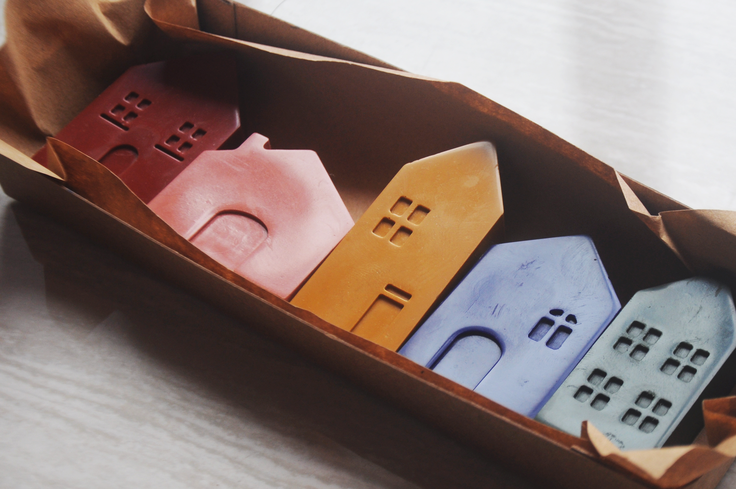 Cozy Cabins – Natural Beeswax Crayon Set (5–6 Cabins)